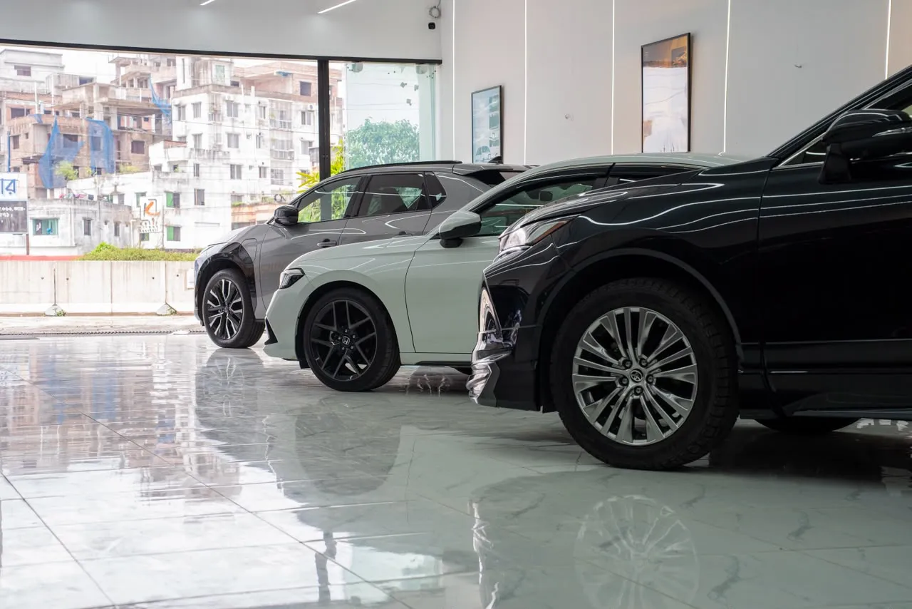 Showroom floor detail