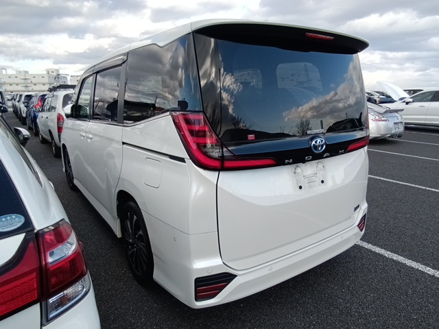 Toyota Noah S-Z