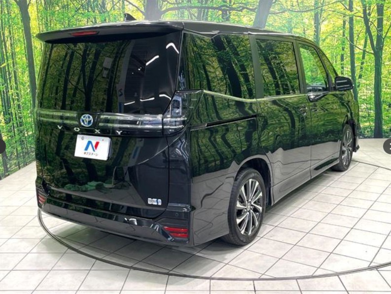 Toyota Voxy S-Z