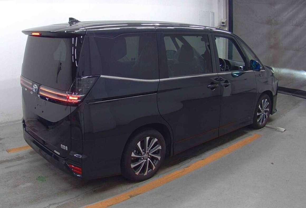 Toyota Voxy S-Z