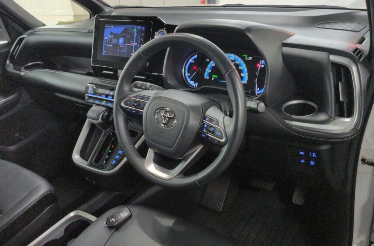 Toyota Noah S-Z