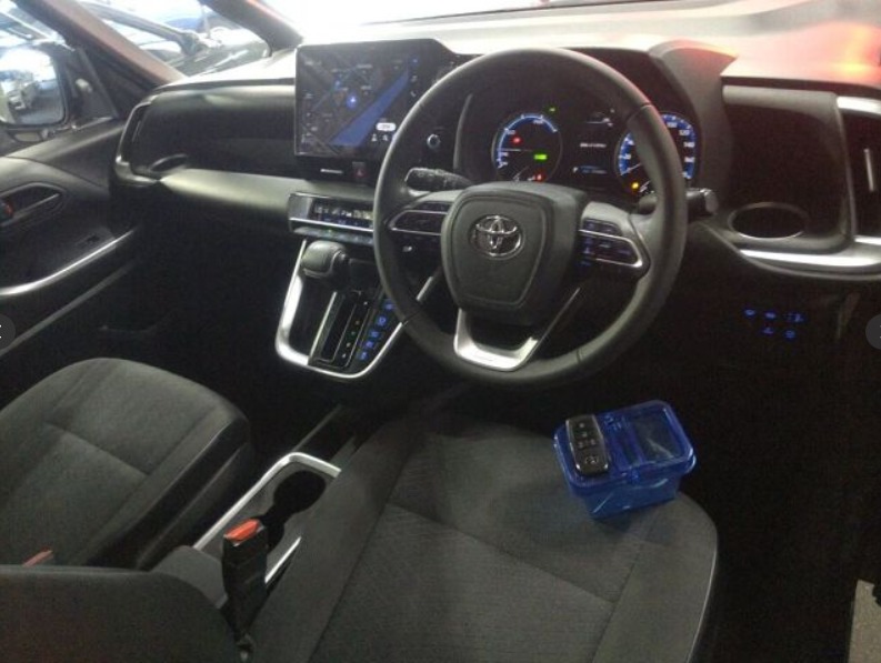 Toyota Voxy S-G
